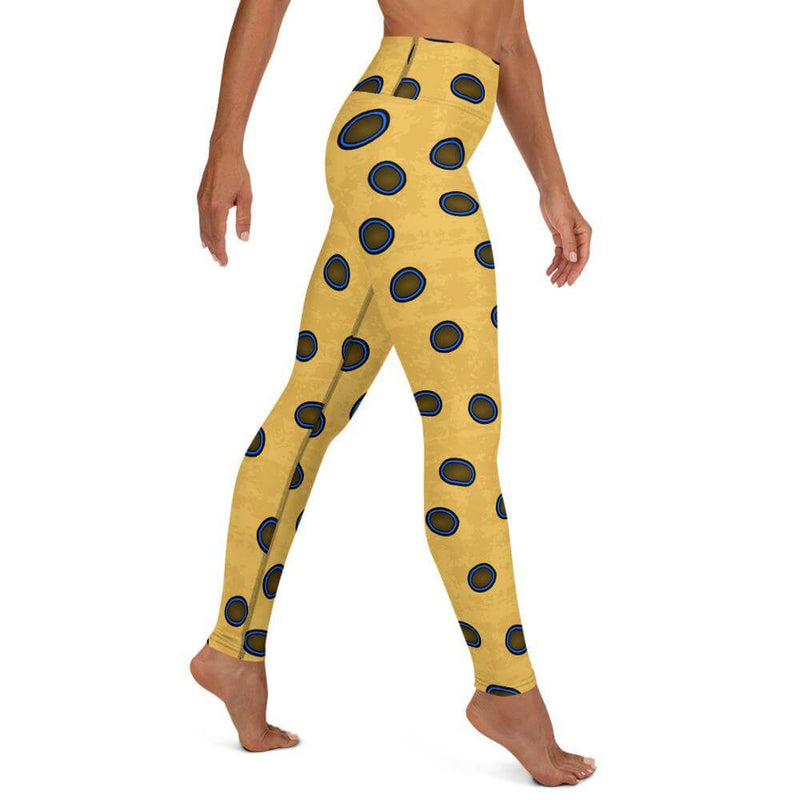 Right side view of model in comfy Blue-Ringed Octopus yoga leggings.